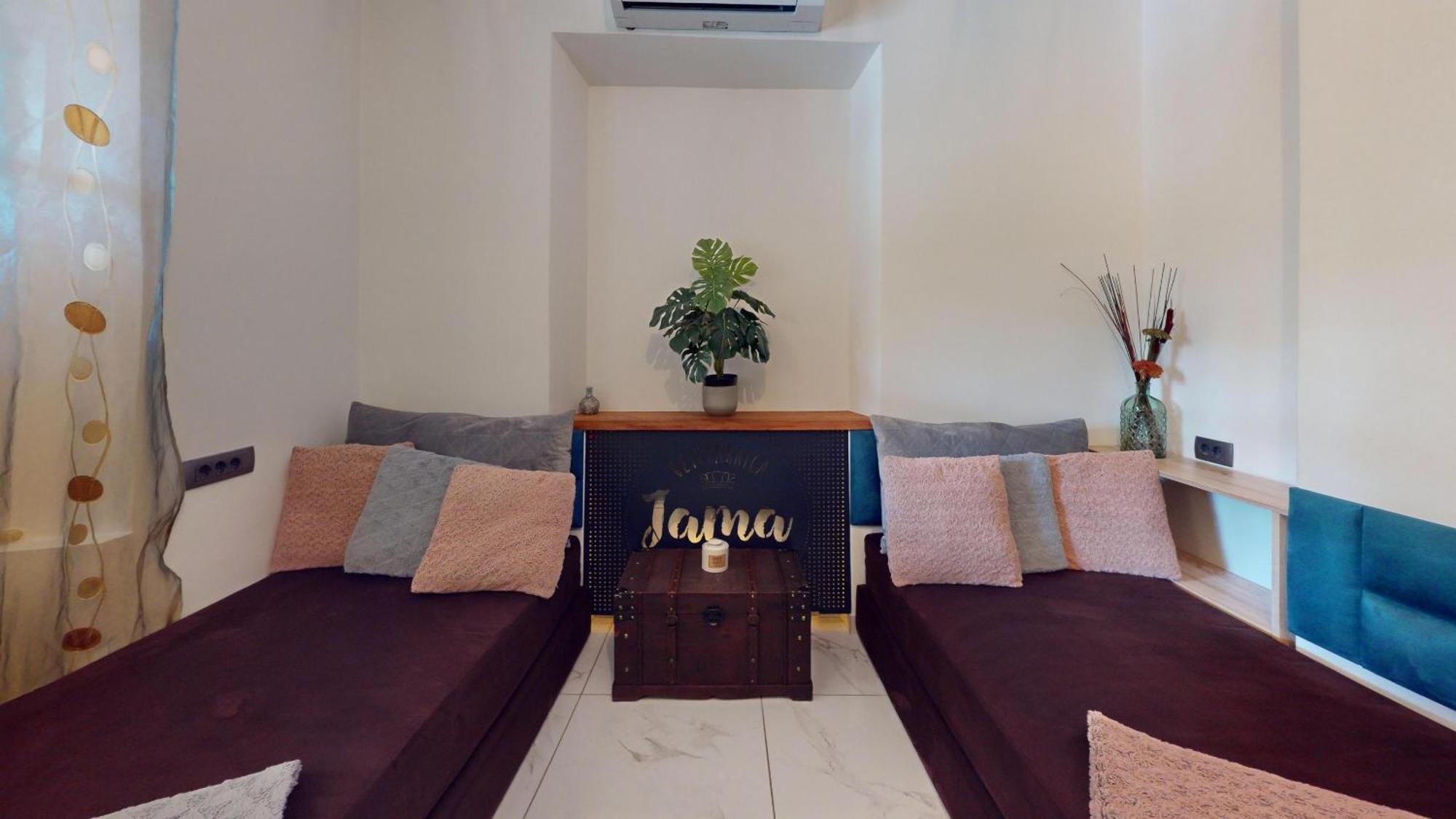 Resort Hisa Ida - Apartments With Hot Tub And Sauna Ivancna Gorica Стая снимка